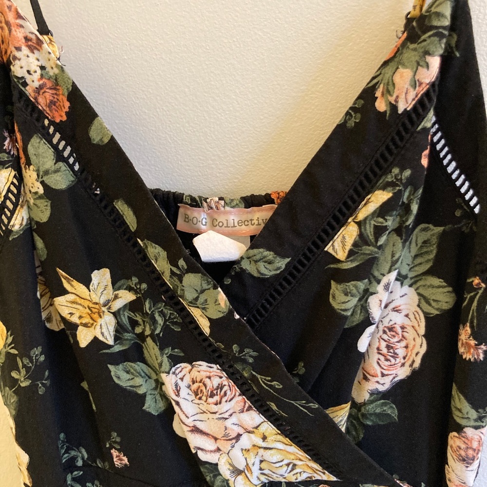 Floral wrap dress - Picture 3 of 4